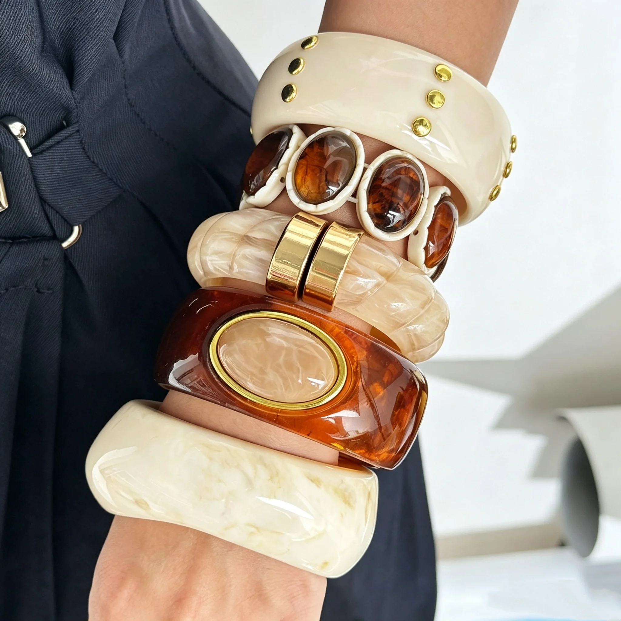 Vintage Amber Off White Marble Patterned Wide Bracelet Set Statement Layered Resin Women's Jewelry Bracelets for Fall Winter