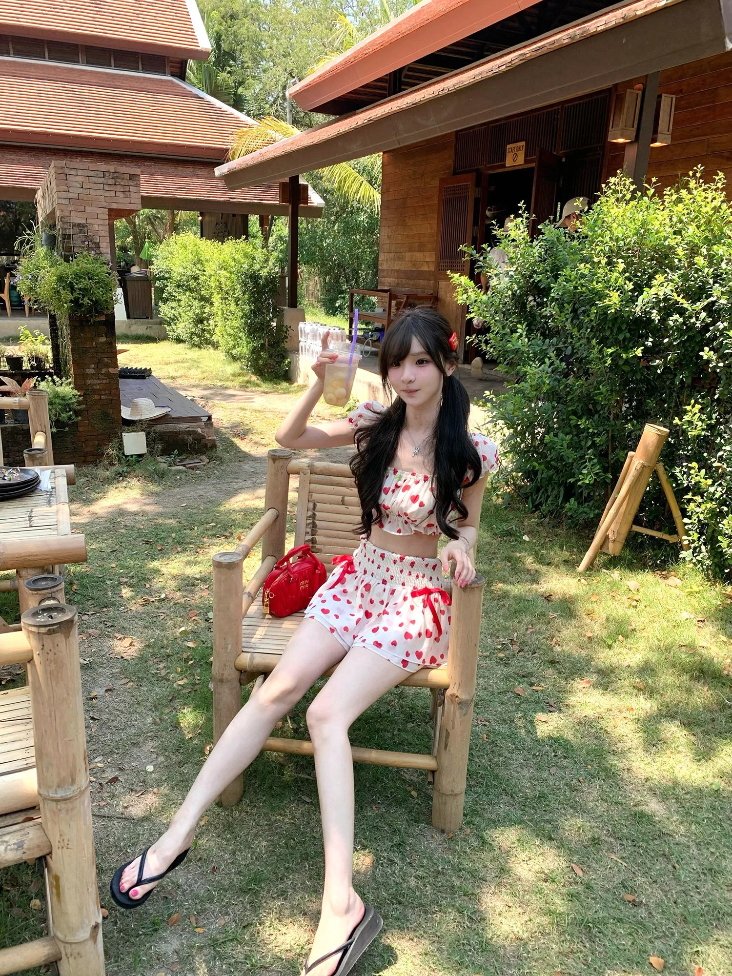 

Нежный и пикантный, покоряющий сердца Halolala: летний новый стиль, ретро-комплект из двух предметов для женщин, с короткими рукавами-фонариками и принтованным укороченным топом.