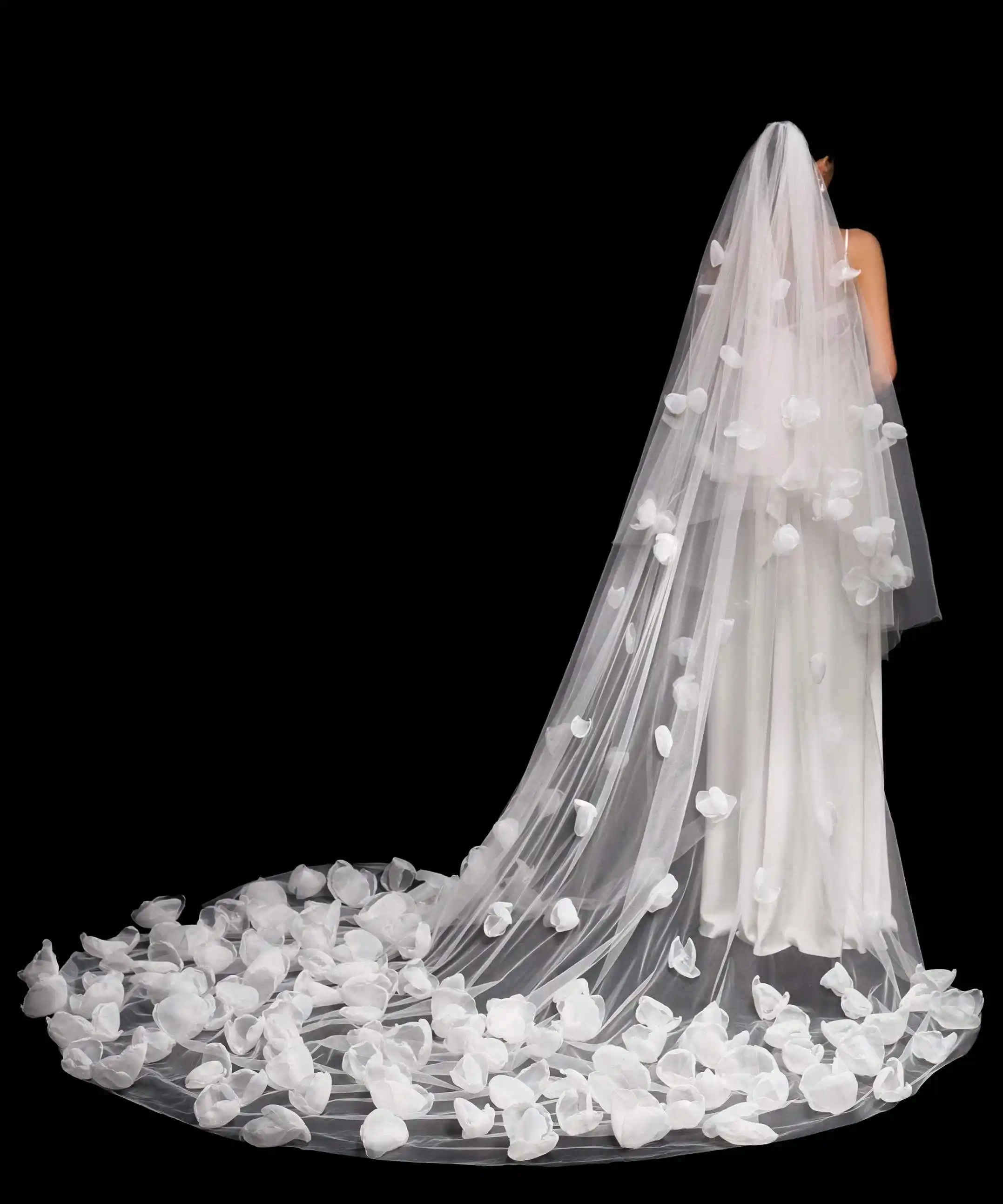 Magnificent Bridal Veils 3M Long Cathedral Veils Two Layer 3D Appliques Lace With Comb Wedding Accessories Customized