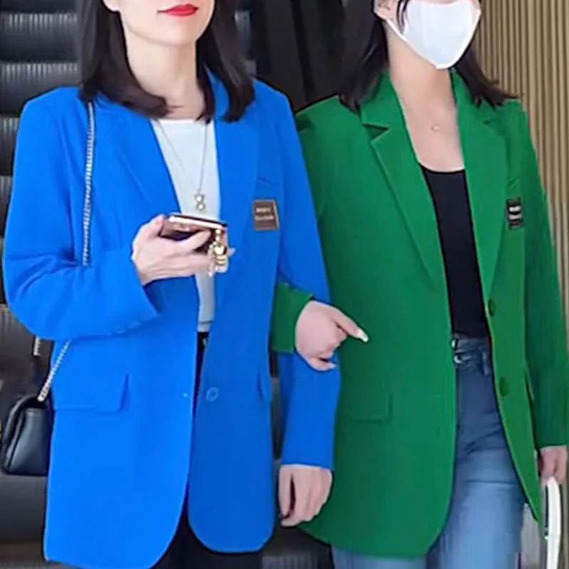 Moda düz renk düğmesi eklenmiş gevşek rahat Blazer kadın giyim 2023 sonbahar yeni kore tüm maç ofis Lady Blazers Tops