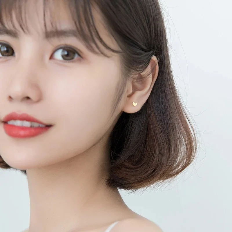 Korean Fashion Simple Lovely Heart Mini Stud Earring for Women Hypoallergenic Daily Wear Temperament Jewelry Party Gift