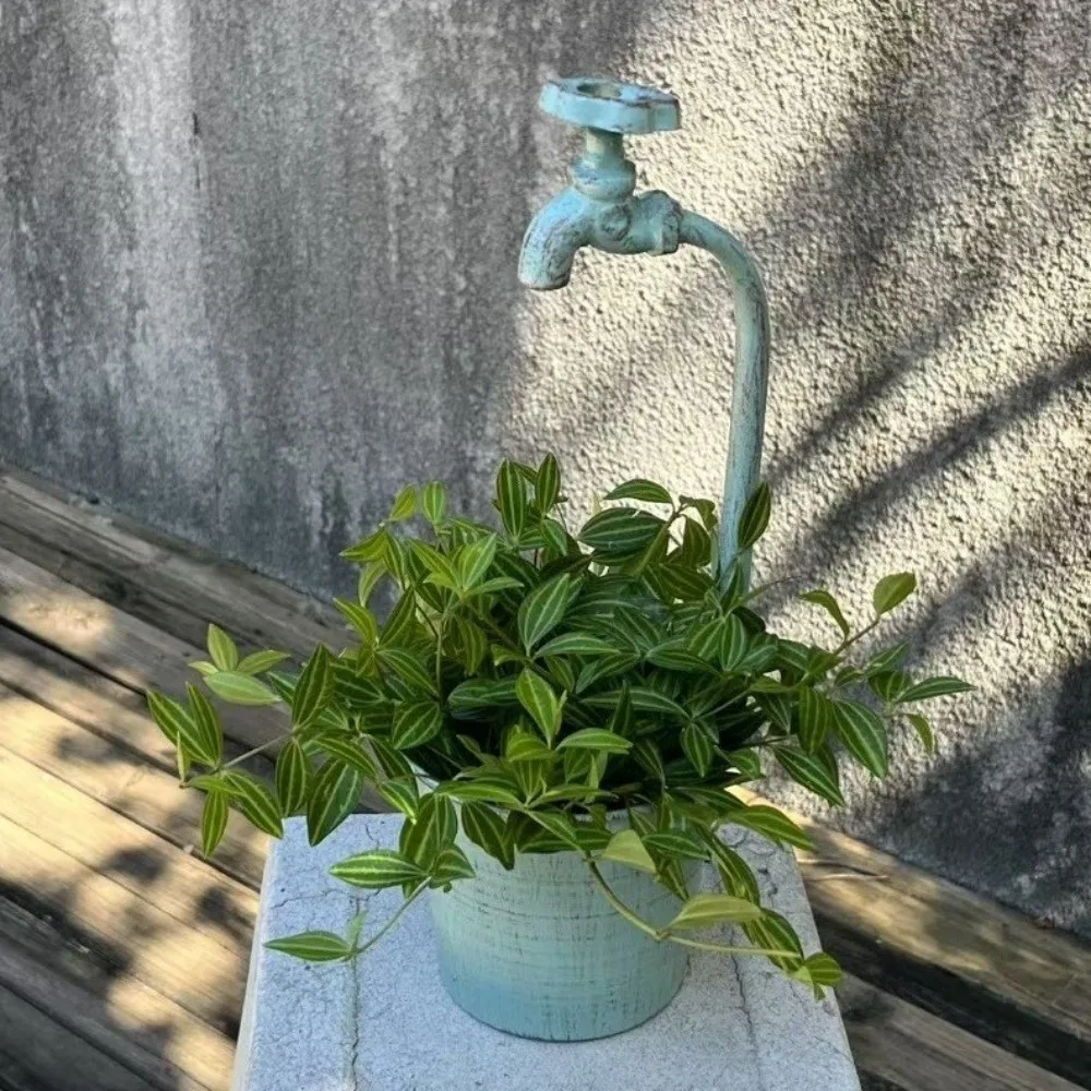 Rustic Metal Faucet Flowerpot Artistic Corrosion-Resistant Retro Vintage Flowerpot Crack Resistant Flower Bucket Balcony Garden