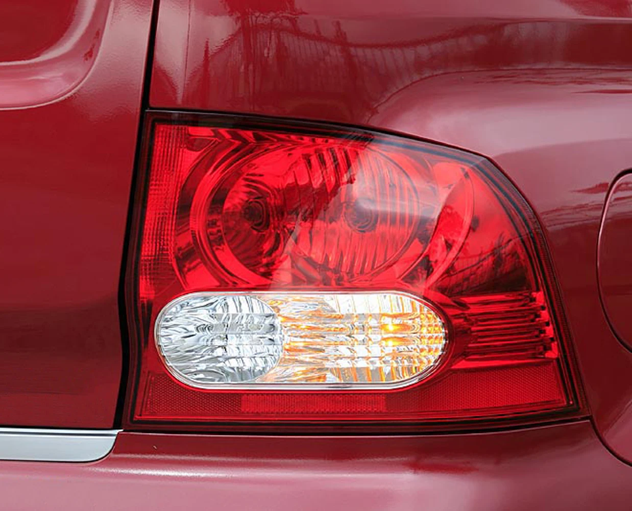 8360231015 8360231005  Right Lamp Assy-RR Combination Rear Tail Lights Lamp For Ssangyong LHD Actyon  2006-03-01 ~ 2012-12-31
