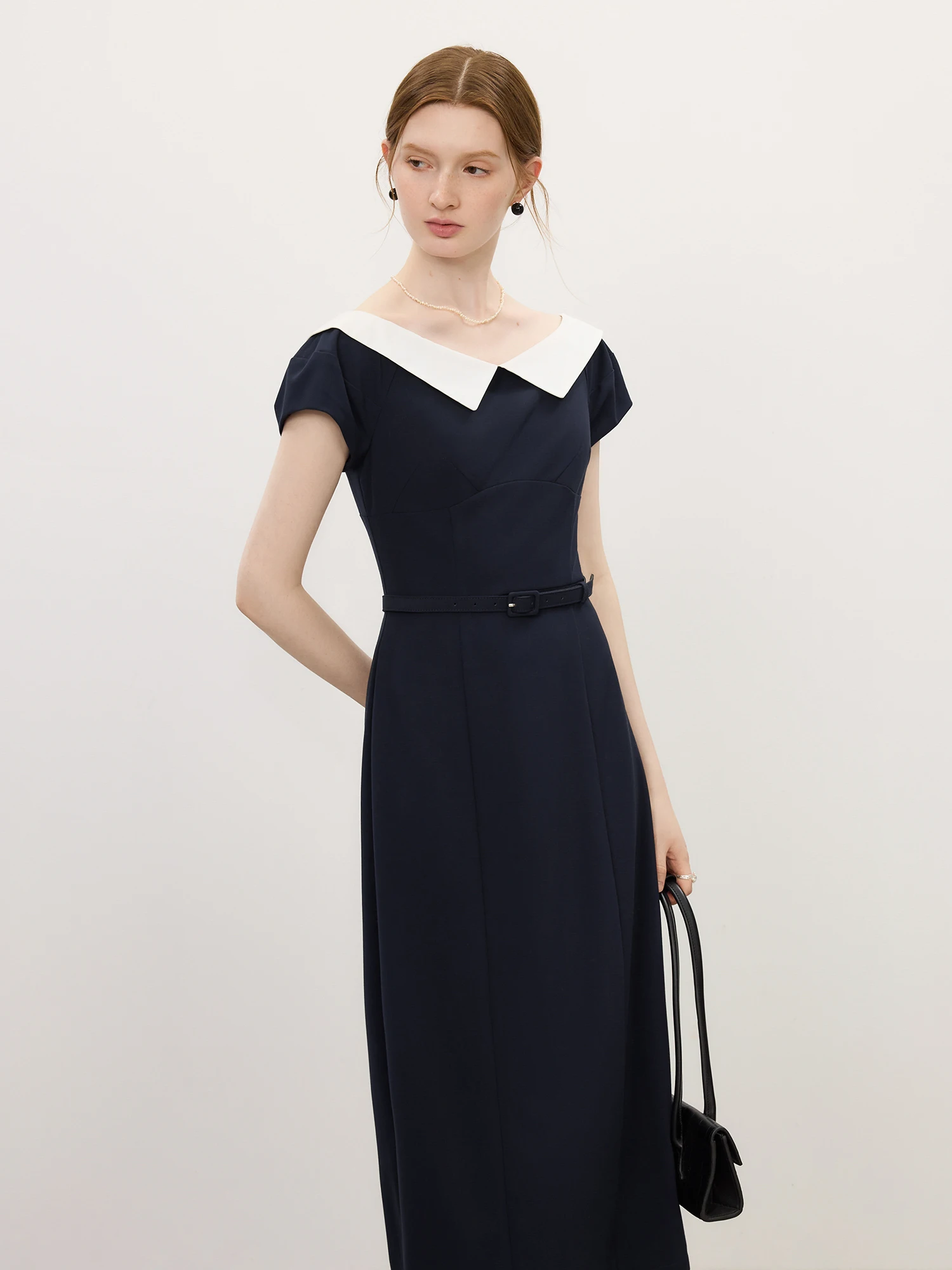 FSLE Kontrast Farbe Spleißen Laterne Hülse Kleid Weibliche 2025, Sommer Neue Ein-linie Hemd Kragen Mid-länge Kleid 25FS12849