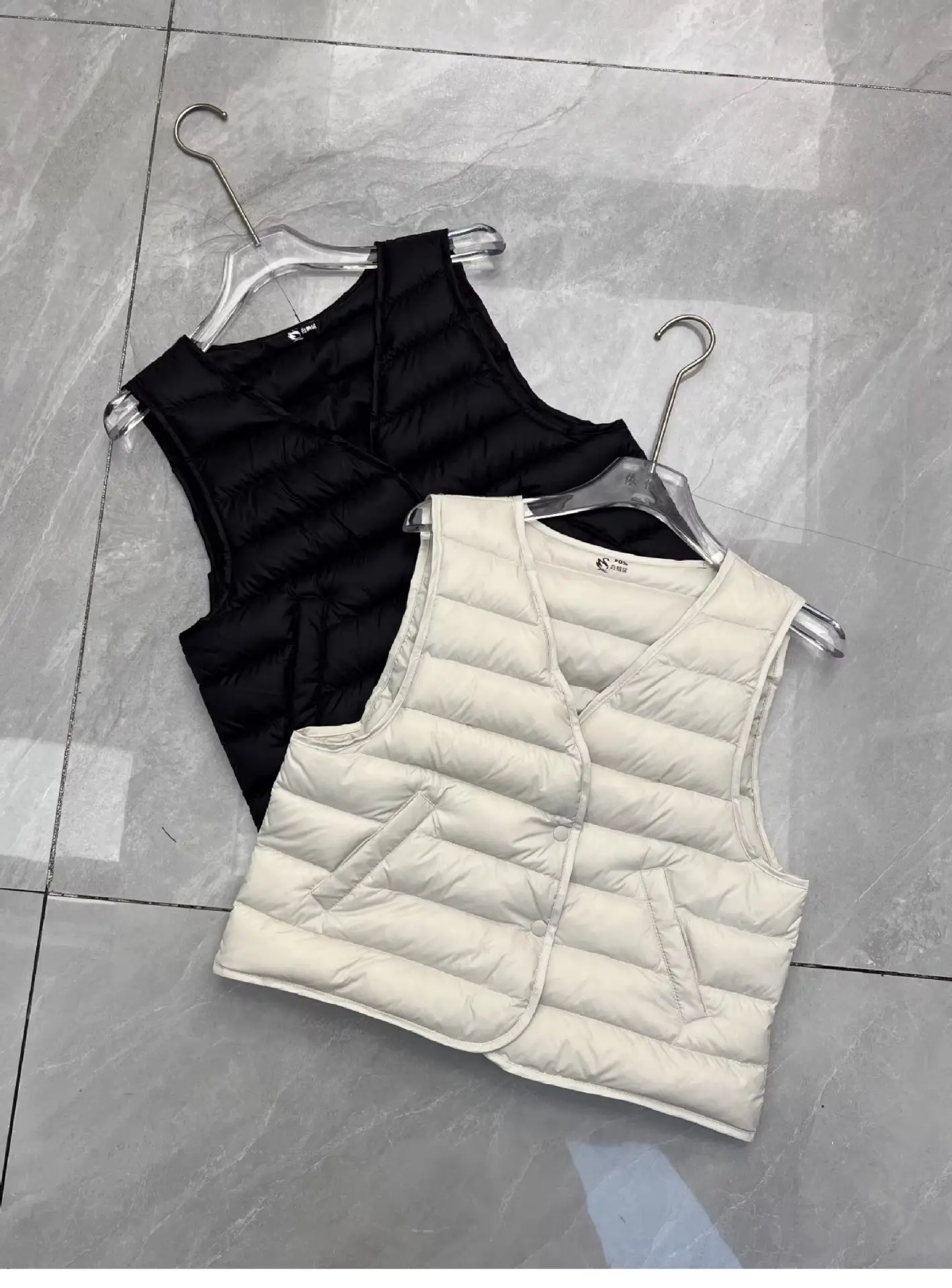 

2026 New Women High-Quality Goose Down Vest Puff Jacket Sleeveless V-Neck Liner Wraparound Cape Coat