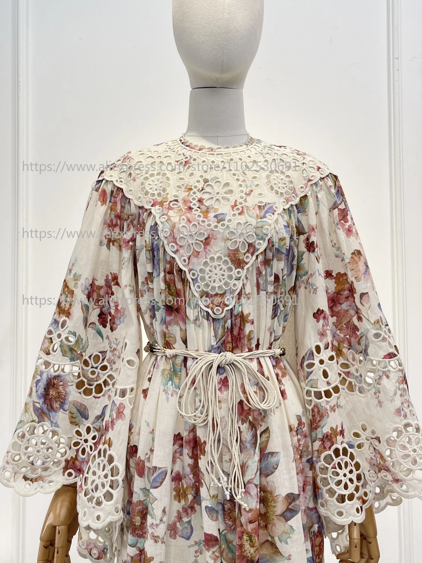 

Платье миди цвета слоновой кости с вышивкой и цветочным принтом, длинными рукавами, 2026, новый дизайн