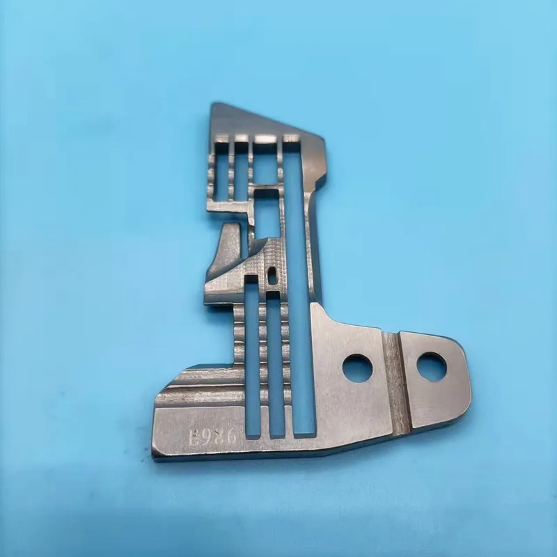 Jack 768-5 Siruba 757 Five-Line Overlock Machine Needle Plate Overlock Machine Sewing Machine 0.3 Needle Distance E982 Needle Pl