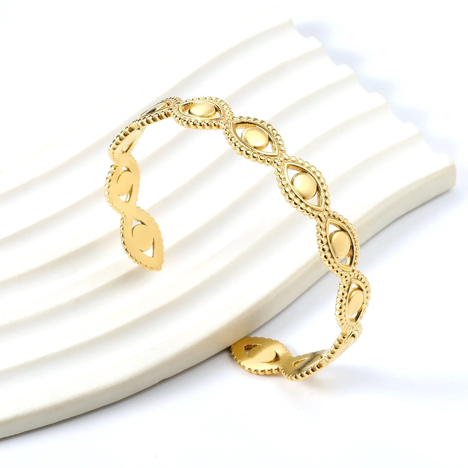 LUXUKISSKIDS Vintage Leaf Pattern Open Cuff Bangles Boho Golden Hard Bracelet Hollow Out Geometric Charms Jewelry Girls/Ladies
