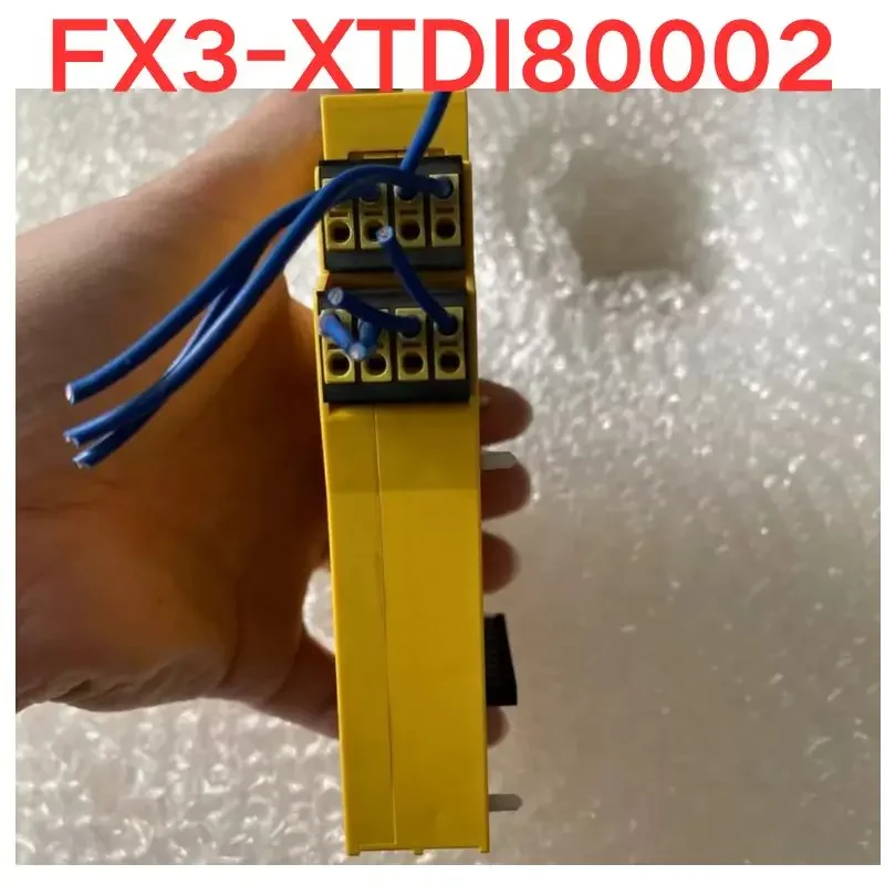 Second-hand test OK FX3-XTDI80002 safety relay 1044124