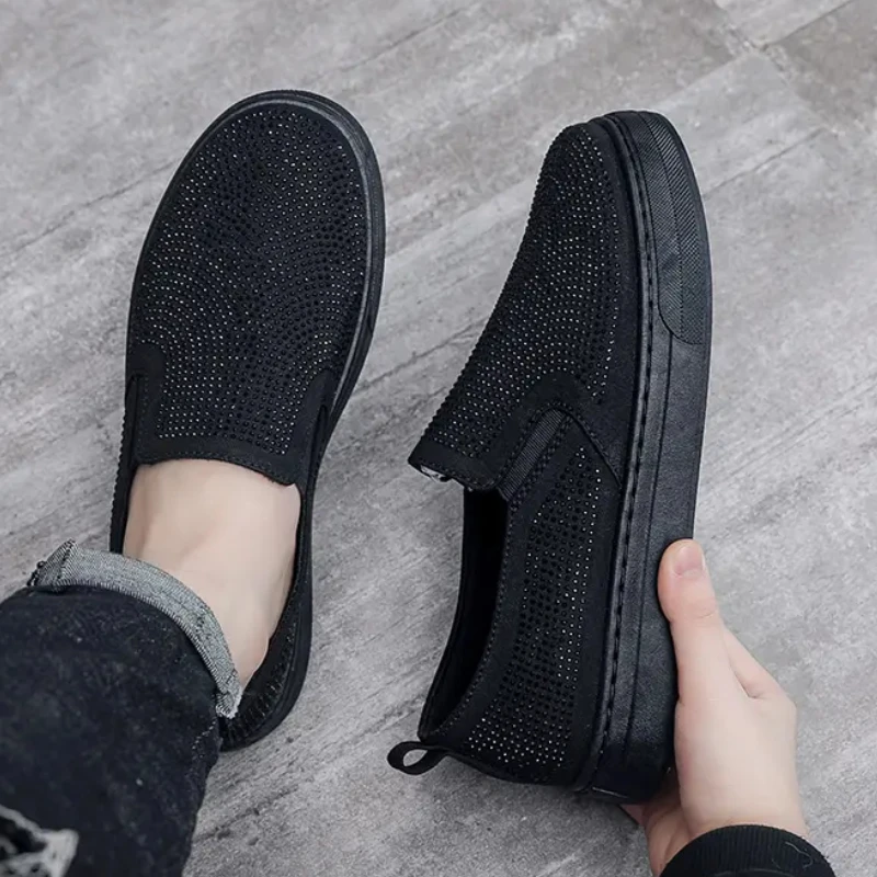 Zapatos de tablero informales con diamantes de imitación para hombre, zapatillas cómodas de suela gruesa con punta redonda, mocasines sin cordones de fondo suave