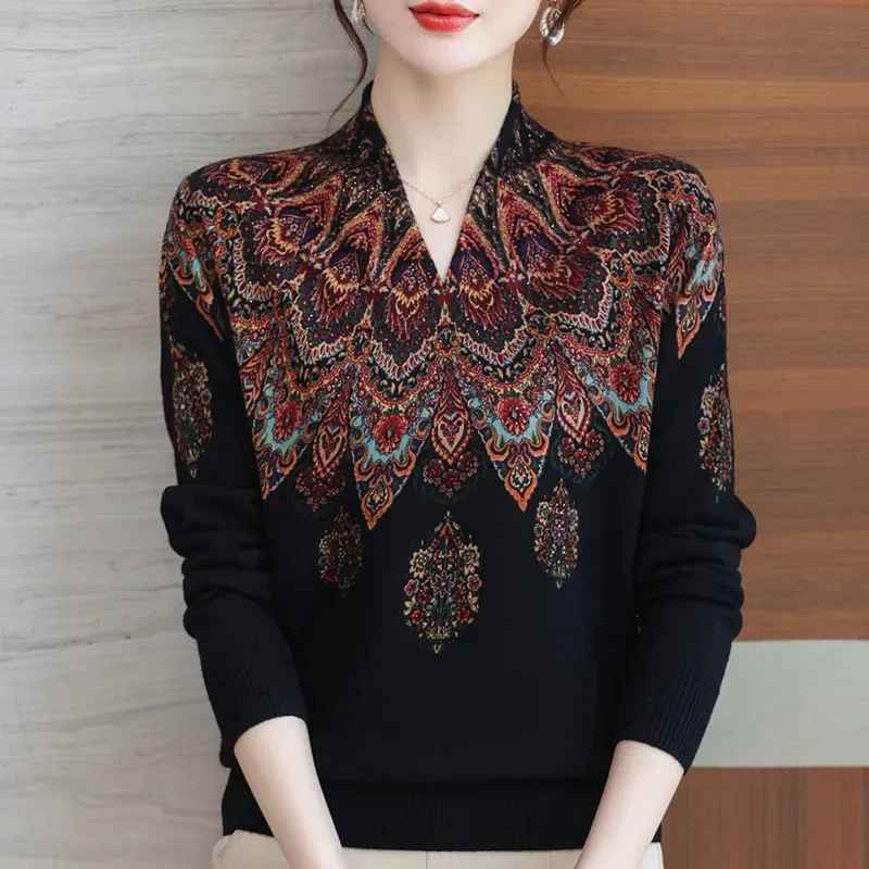 2024 New Middle-aged  Mothers V-neck Women\'s Sweaters Pullovers Autumn Winter Long Sleeves Loose Casual knitt Sweater Female Top