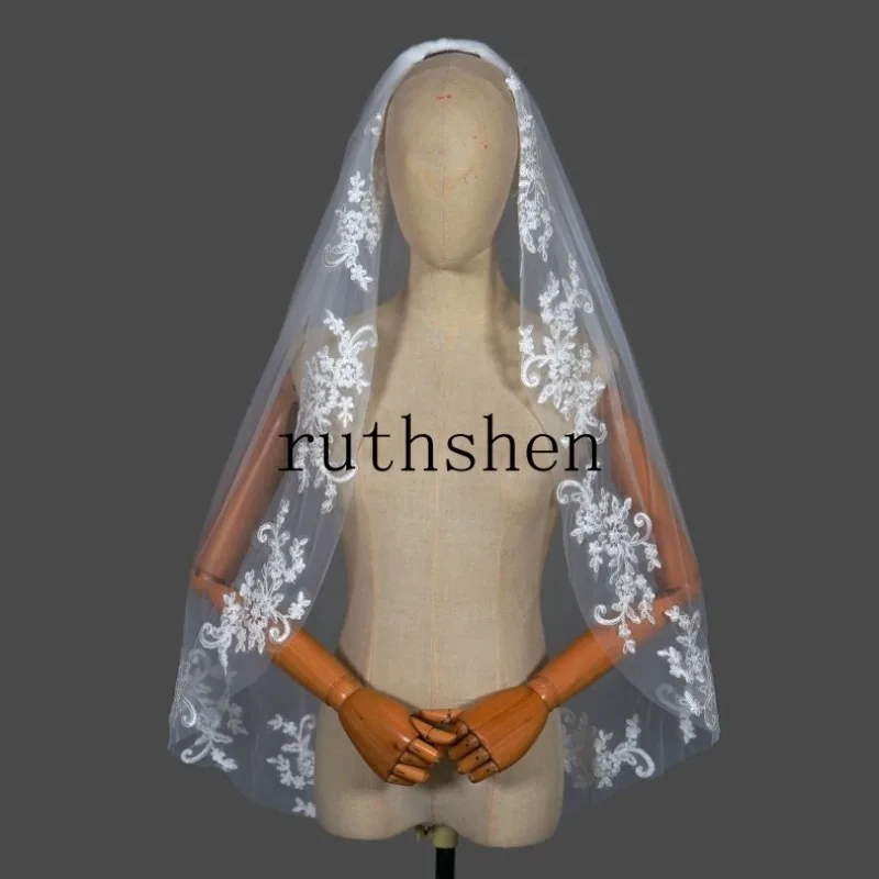 女性のショートワンレイヤーブライダルベールレースアップリケエッジウェディングベールコーム付き新しいブライダルアクセサリーカスタマイズ