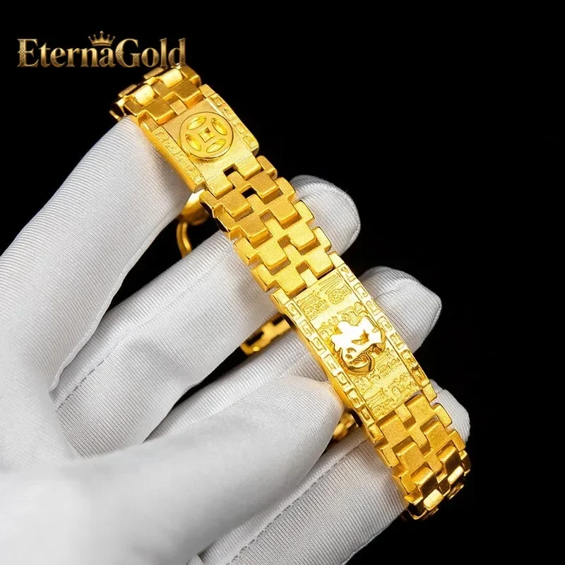 Pulsera de Monedas con Cien Bendiciones en Oro de 24K (AU999) para Hombre, EternaGold | Moneda antigua con textura martillada y cordón de cuero