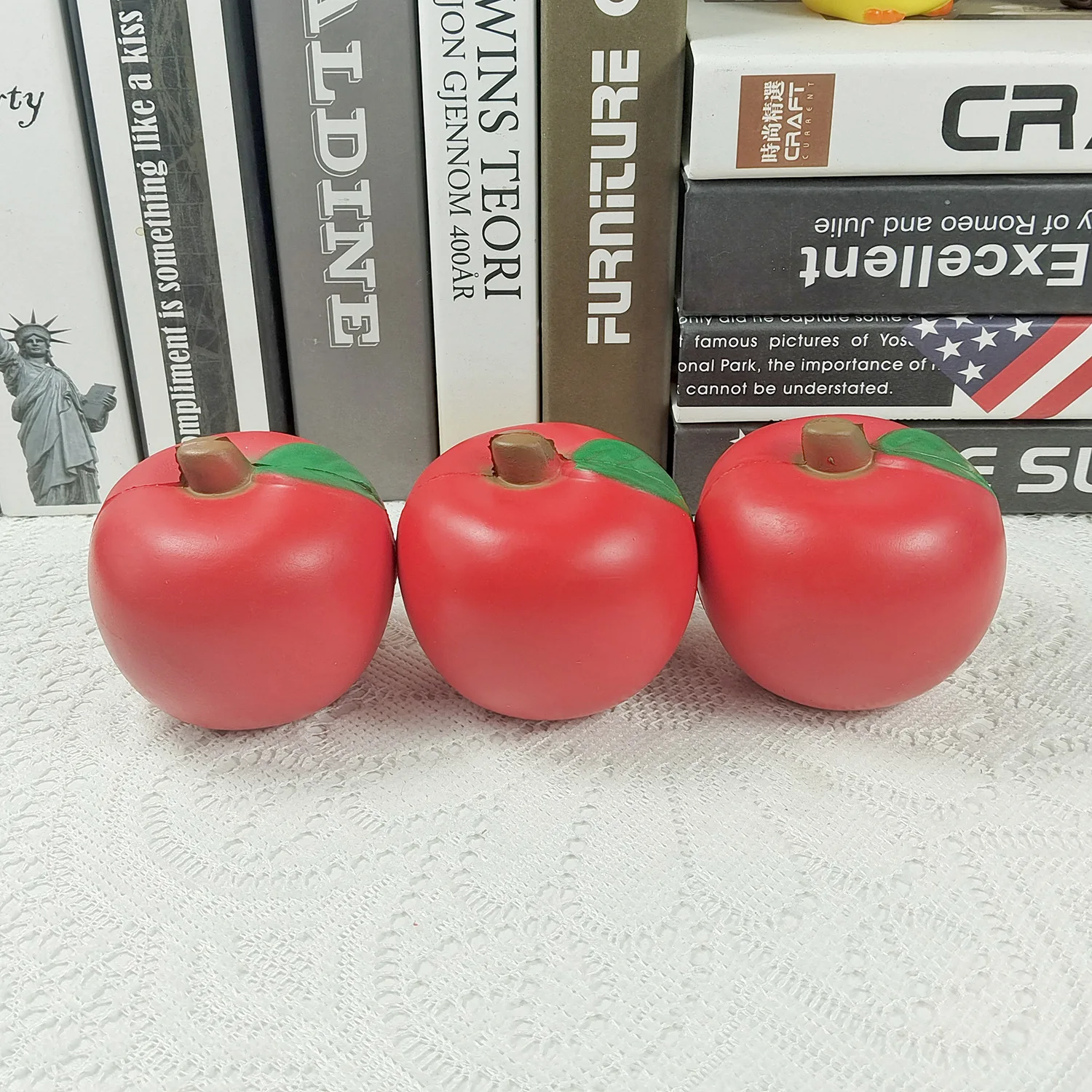 Lindo suave manzana alivio del estrés apretar suave lento aumento simulación manzana roja apretar juguete niños imitación fruta descompresión juguete