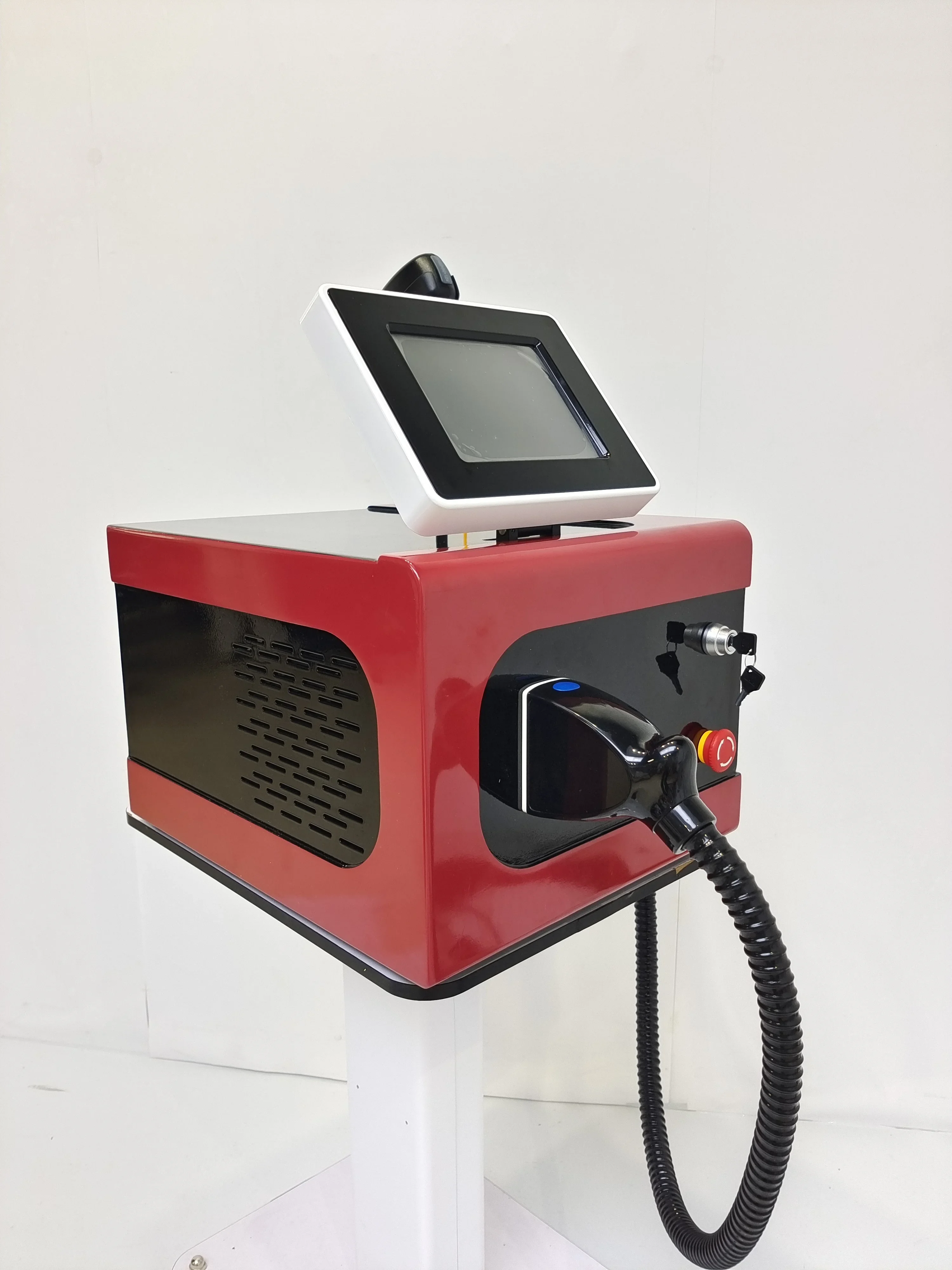 

Профессиональный ручной диодный лазерный аппарат для удаления волос 2025 года с 4 длинами волн: 755, 808, 940, 1064 нм — постоянный и Pai