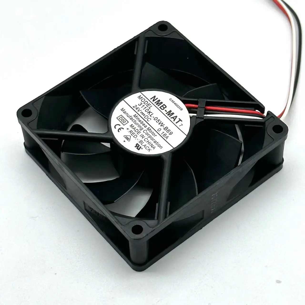 

NMB-MAT 3110KL-05W-B69 D00 DC 24V 0.18A 80x80x25mm 3-Wire Server Cooling Fan