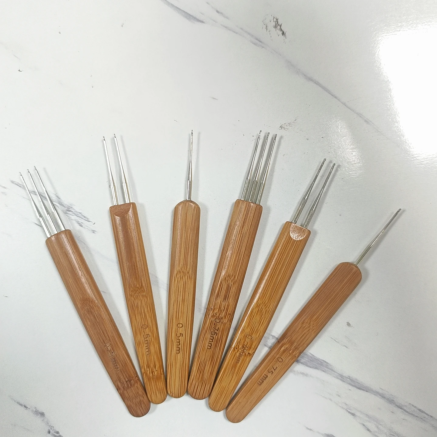 

3PCS 0.5mm*0.75mm Hair Extension Braiding Tools kit Crochet Hook Wood Crochet Needles crochet hook multi-head crochet hook set