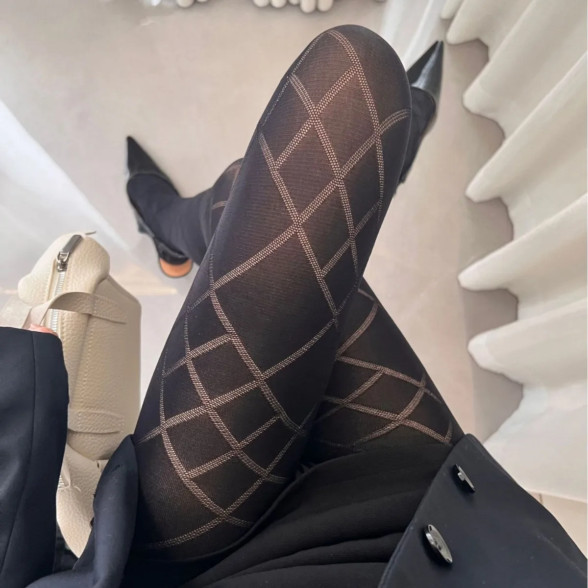 Women Diamond Pattern Tights Semi Sheer High Waist Footed Pantyhose Stretch Stockings for Elegant Fall Winter Outfits 2026