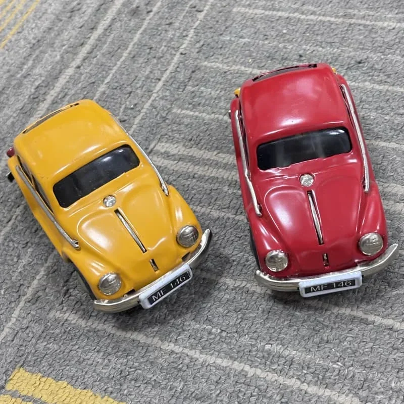 [Funny]  Adult Collection Retro Wind up toy Metal Tin The Beetle car Mechanical toy Clockwork toy figures model kids gift