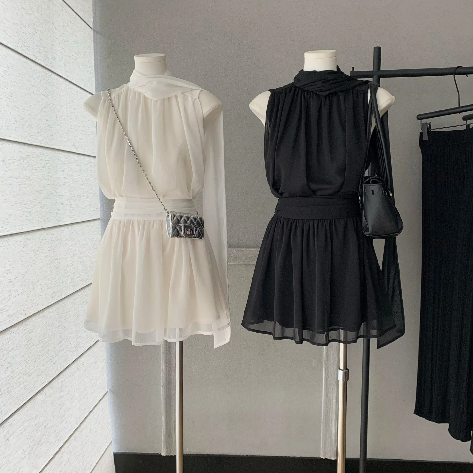 Korean women's wardrobe, Korean niche design, black and white temperament, waist cinching set for spring and summer women