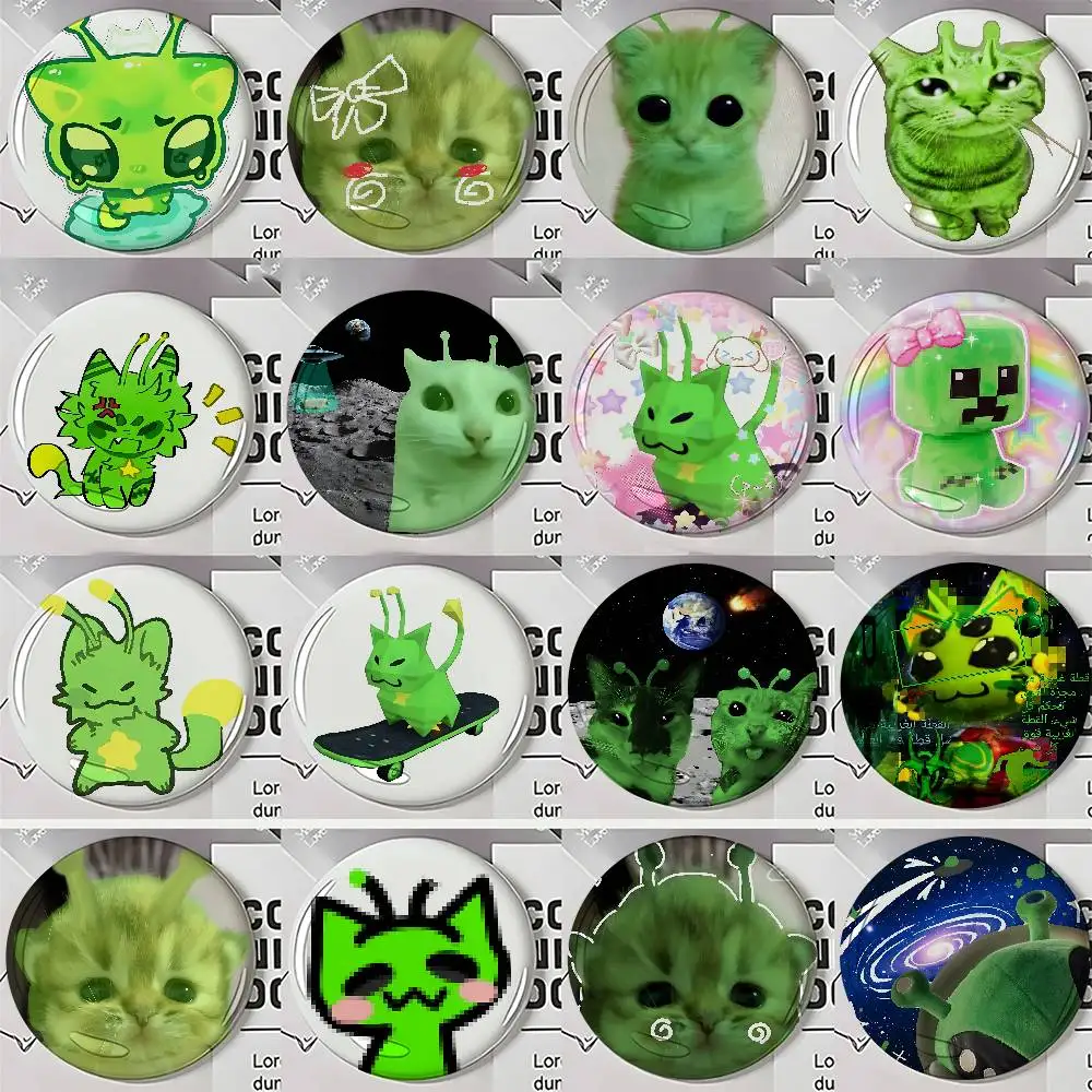 Lindo gato alienígena verde insignias botón PinsBrooch creativo citas divertidas insignia ropa mochila joyería regalo para niños amigos