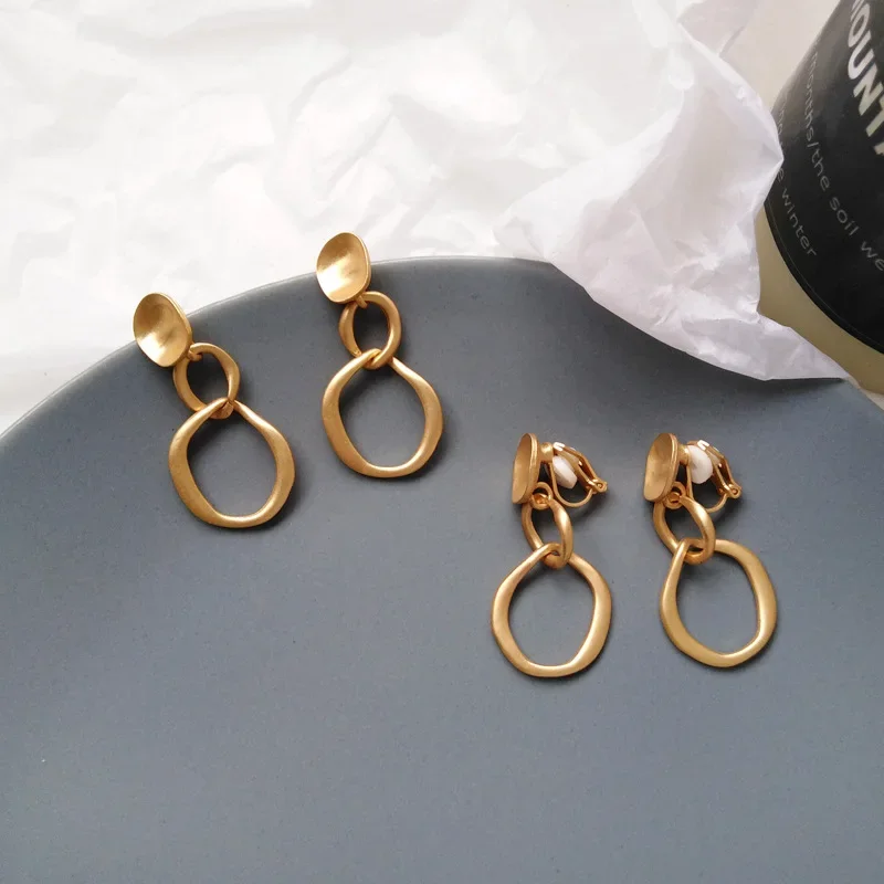 Simple Elegant Hollowed out Metal Round Slice No Pierced Hole Clip Earrings Without Piercing For Women Ears Clip on Earrings