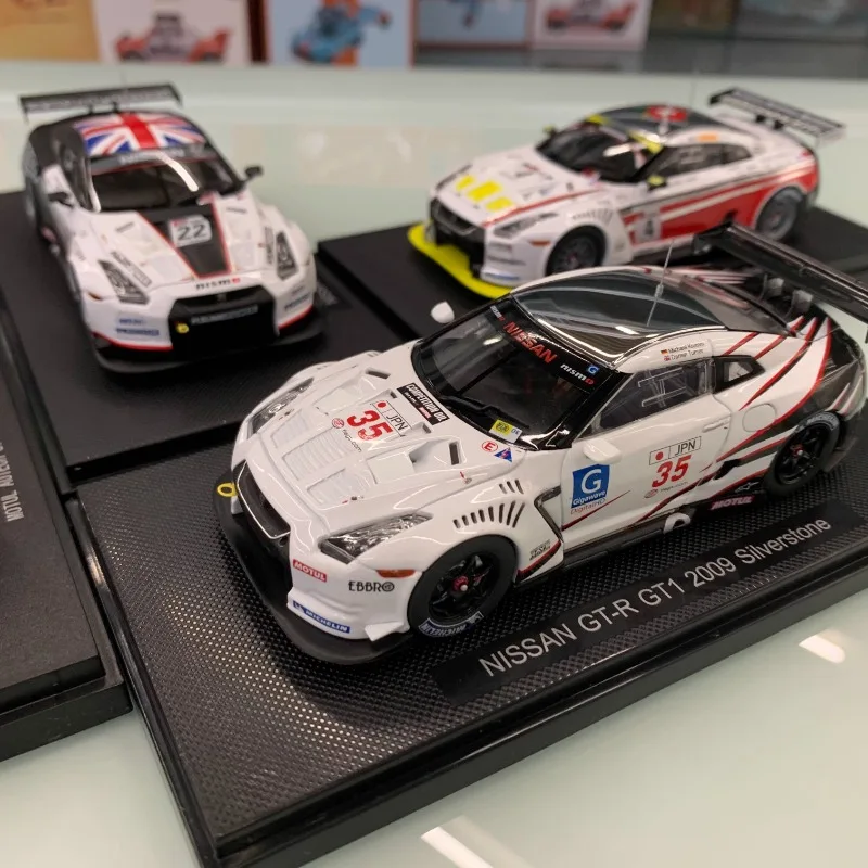 Diecast 1/43 Scale Nissan GT-R GT1 R35 Racing Car Model Alloy Nissan GT-R GT1 R35 #1 #35 Racing Car Model Collection Decoration