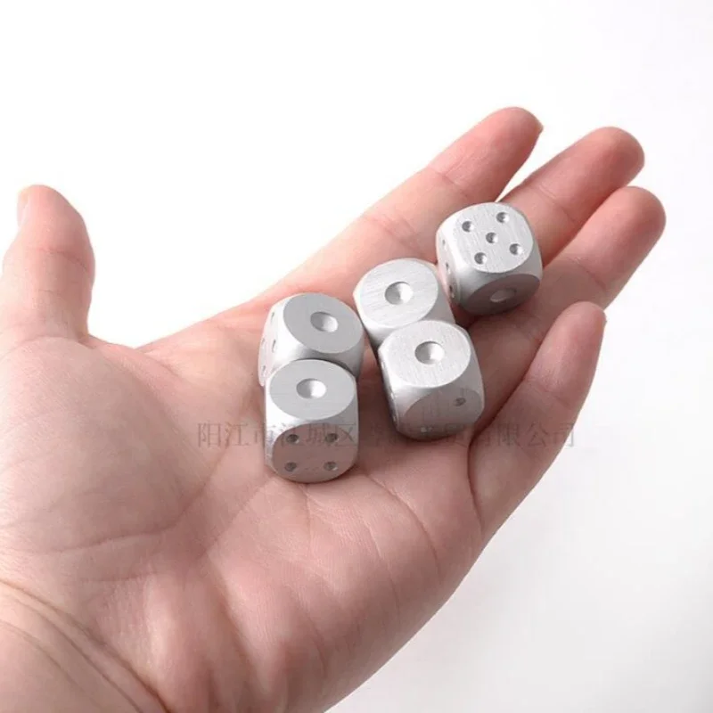 Upscale Pure Silver Gold Color Aluminium Alloy Dices with Exquisite Box Dominoes Game Camping Poker KTV Bar Party Props Dice Set