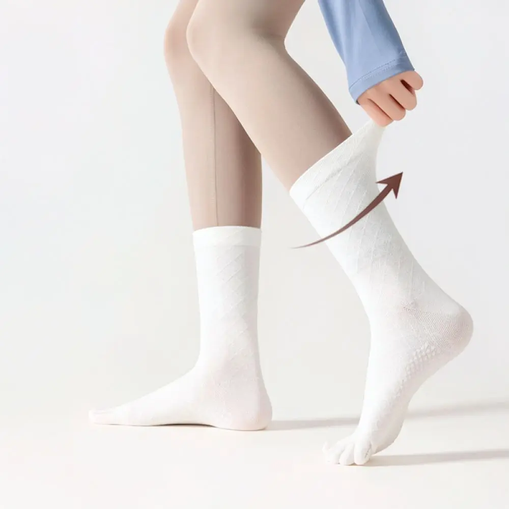 Womens Breathable Cotton Yoga Socks Non Slip Five Finger Pilates Athletic Fitness Training Indoor Exercise Sport