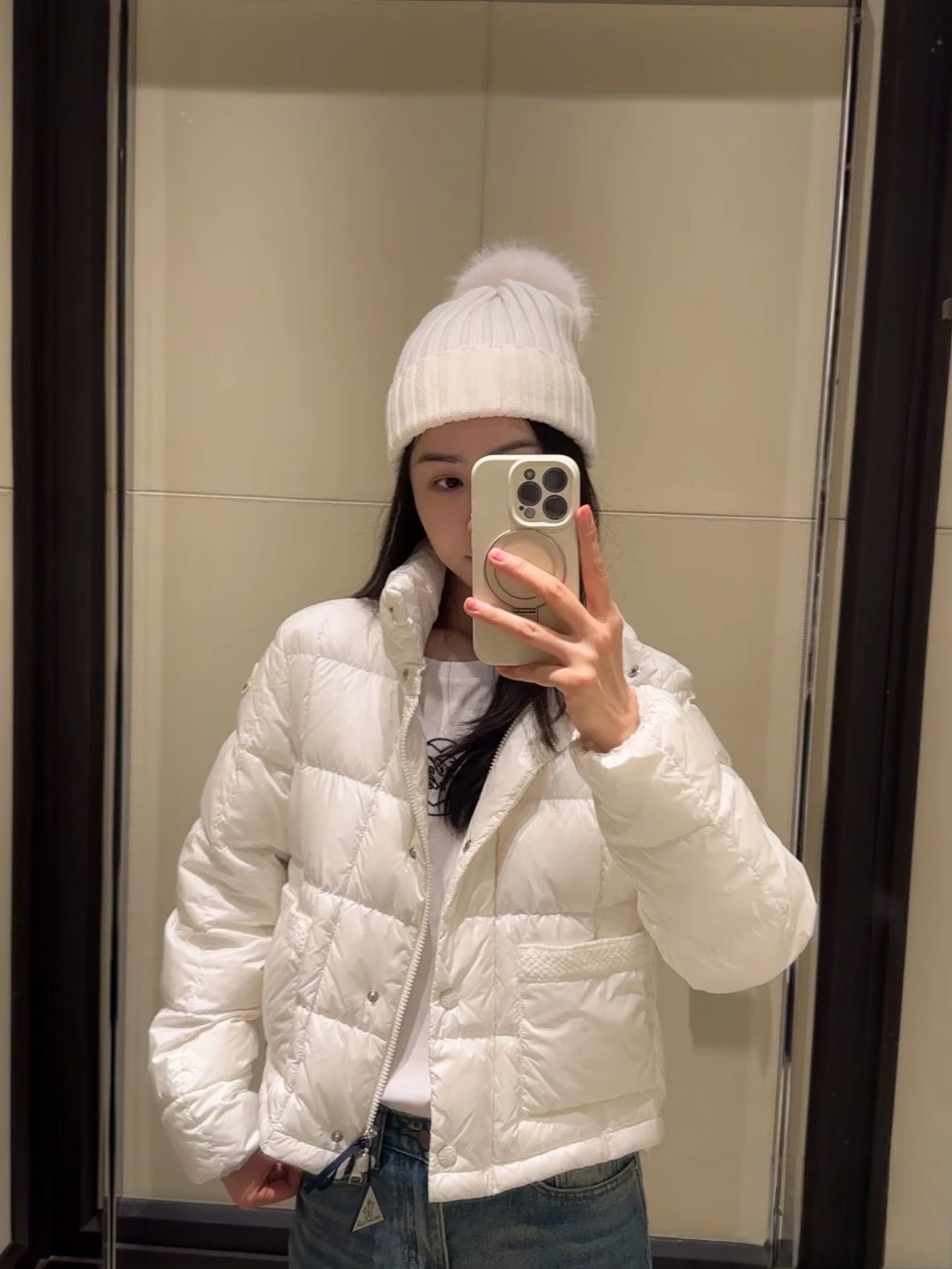 

Ультралегкая короткая женская куртка из белого гусиного пуха: теплая, мягкая, свободного кроя, с вязаными карманами, модный стиль для молодых девушек
