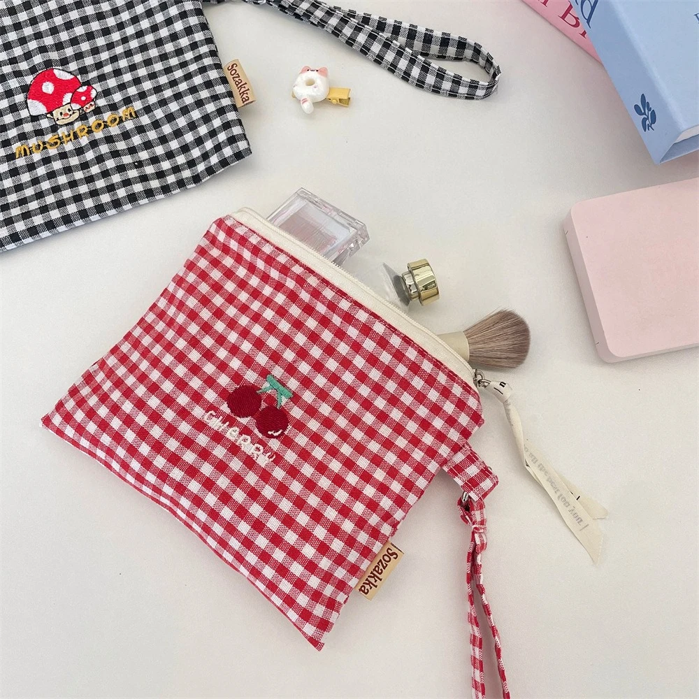 Cute Cartoon Embroidered Coin Purse Women Small Wallet Jewelry Lipstick Cosmetic Organizer Storage Bag