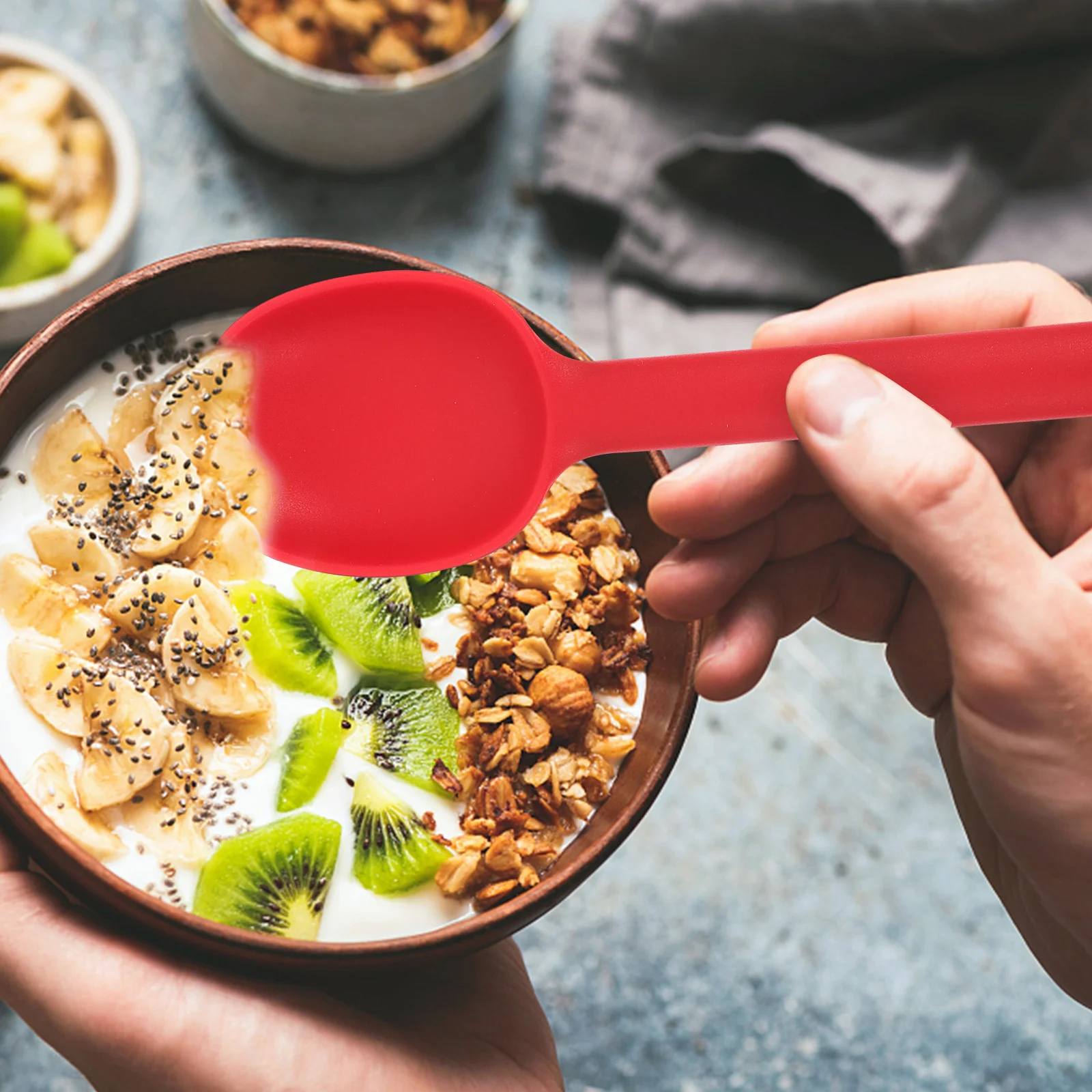 

1Pcs Silicone Soup Spoon Multi-Functional Stirring Ladle Smooth Edge Kitchen Tableware for Home Restaurant Use Kitchen Tableware