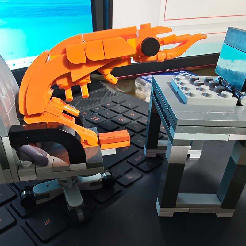 

MOC Строительные блоки Креветки Жесткая работа Офисные фигурки Сборная модель Игрушка Городской кирпич Шутка Набор Подарок для мальчика и девочки Малыша Взрослый