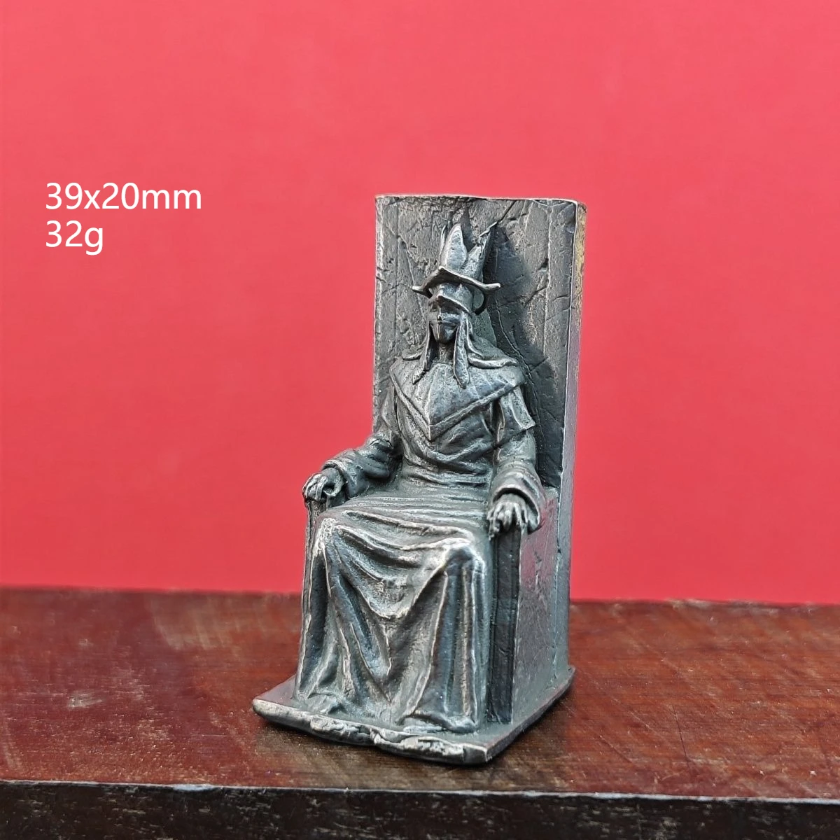 Vintage Brass Designer's Statue Leveling By Myself Character Model Statue Micro Landscape Desktop Sand Table Ornament 39x20mm