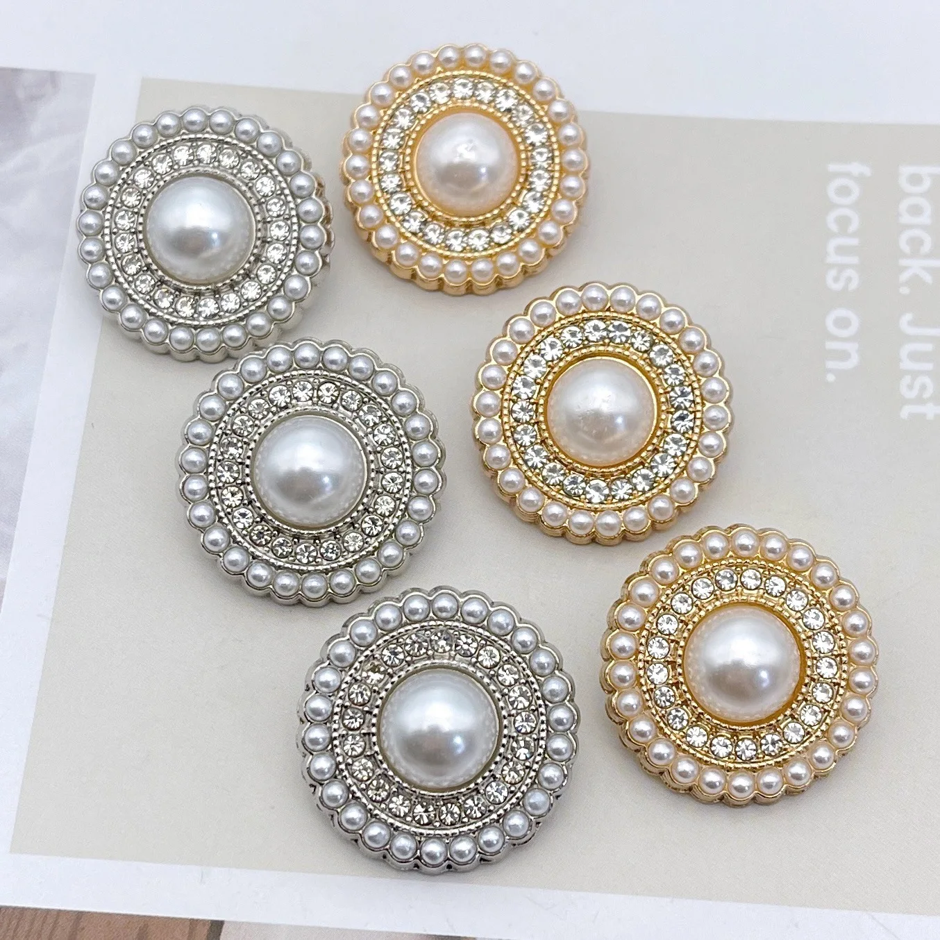 6Pcs Of Metal Fashion Pearl Diamond Round Buttons for Clothing DIY Exquisite Decorative Button Sewing