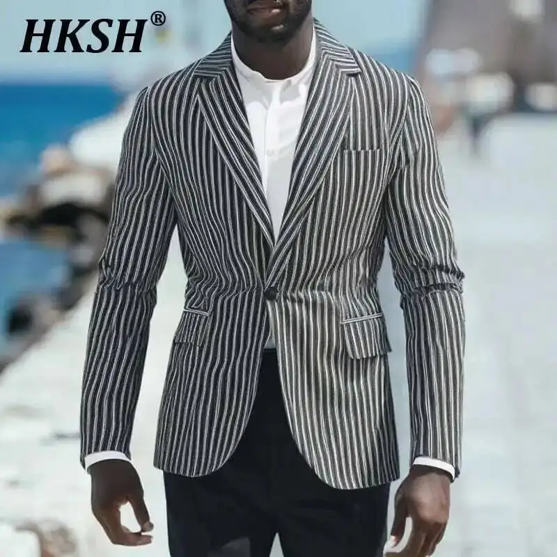 

HKSH 2023, весенний новый повседневный мужской пиджак в полоску с одной пуговицей, парикмахерская, уличная одежда для ночного клуба, модное шикарное пальто Y2K HK4016
