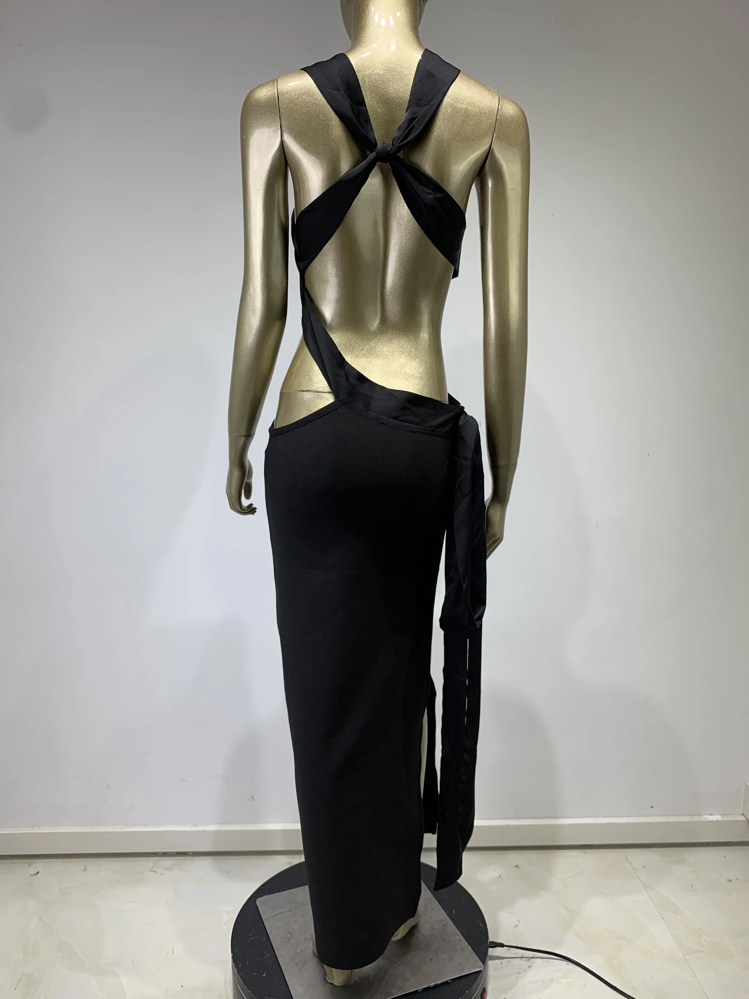 STOCK Summer New Women Summer Sexy Backless Halter Cut Out Black Bodycon Bandage Dress elegante Evening Birthday Party Dress