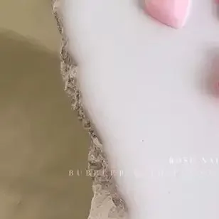 50 قطعة زينة فنية للأظافر على شكل وردة على شكل قلب من الراتنج الناعم على شكل زهرة لتدريبات الأظافر مقاس مختلط ملحقات أظافر عتيقة