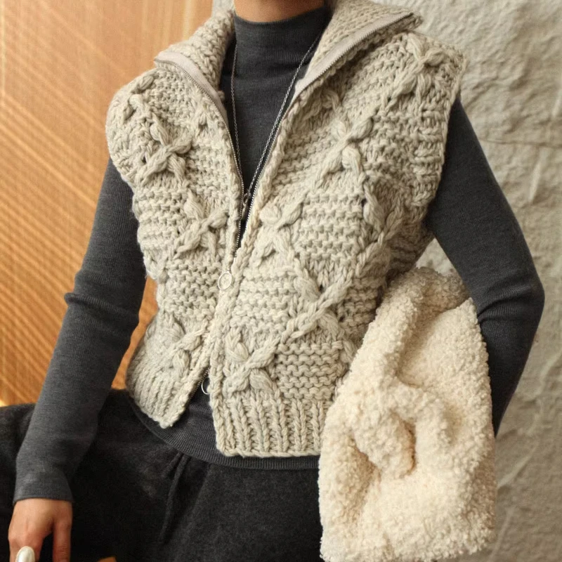 2024 Vintage Handmade Cable Knit Sweater Vest Thick Grey Knitted Waistcoat for Women Winter Handknit