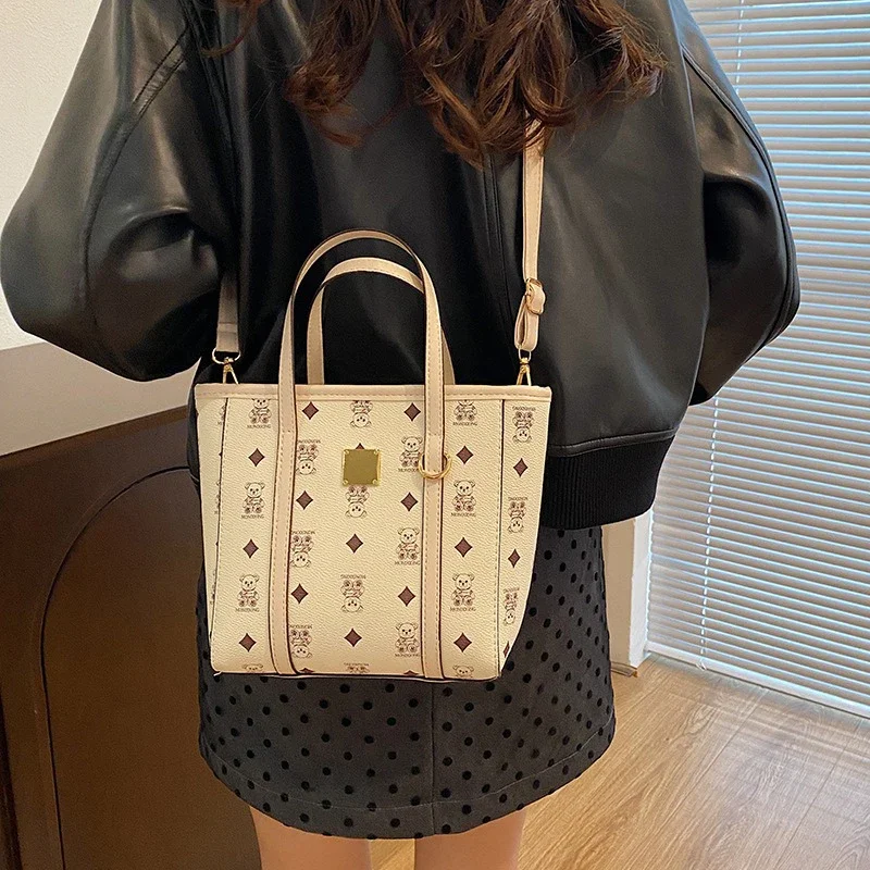 Elegant Retro Fashion Bucket Bag for Women Unique Niche Design Stylish Trendy Shoulder Bag for Office Commute 2025
