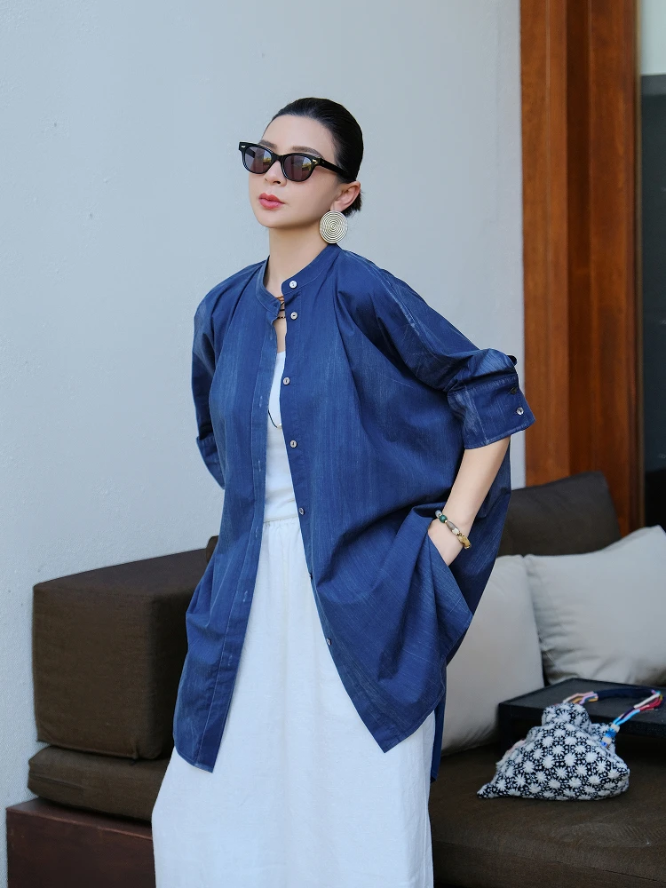 

Мягкая женская рубашка из 100% хлопка с длинным рукавом, воротником-стойкой, винтажным художественным принтом и эффектом ручной окраски