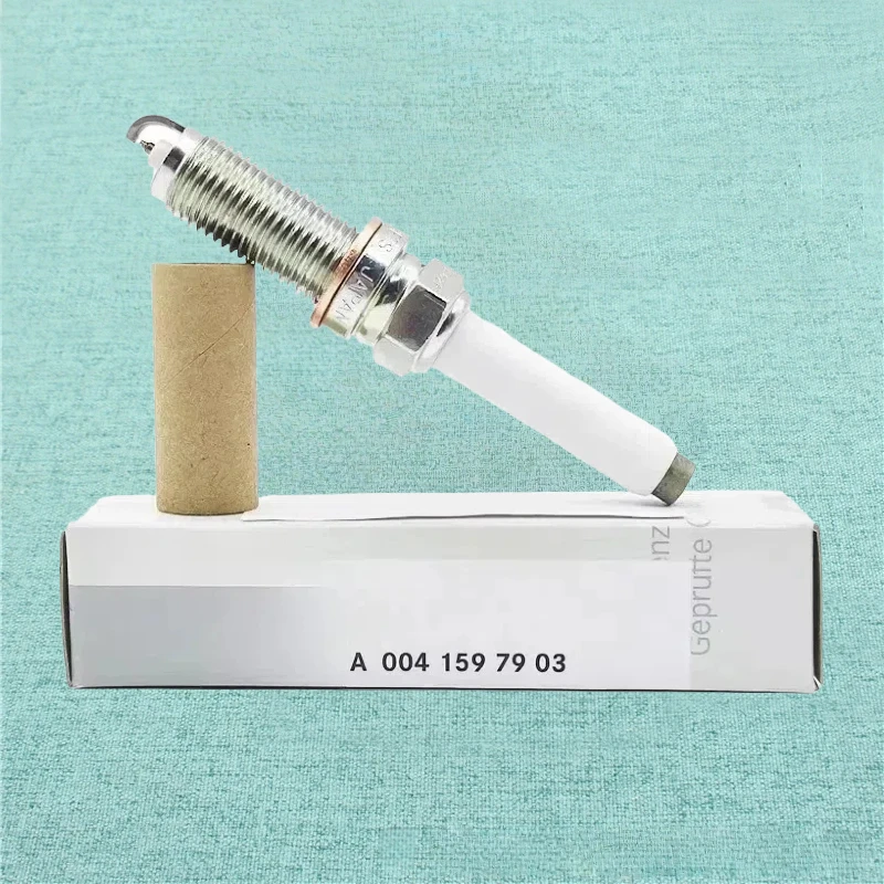 

4PCS Spark Plug SILZKFR8D7S A0041597903 For BENZ W205 W212 W213 W176 W246 A220 B200 C200 C250 C300 E200 E260 E300 CLA GLA/C/E/K