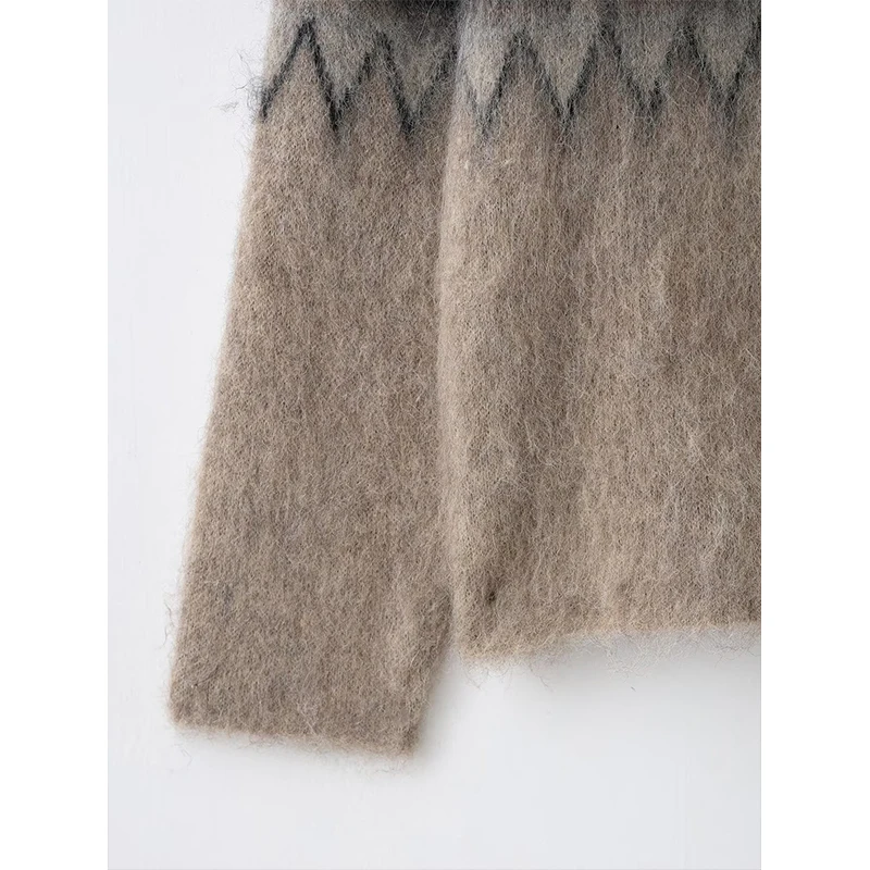 سترة نسائية بلوفر 2025 خريف وشتاء موضة جديدة بأكمام طويلة مطبوعة سترة نسائية بلوفر أنيق عالي الشارع