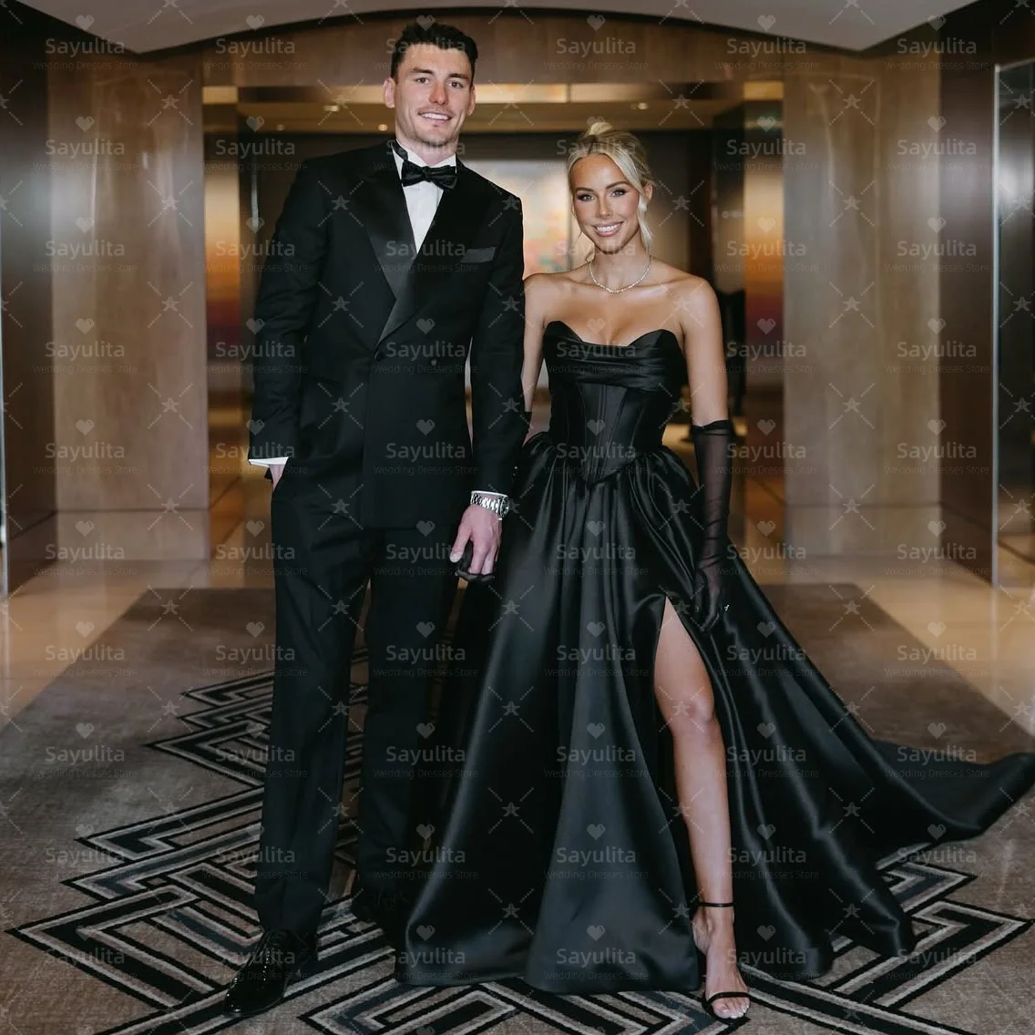 Sukienki na studniówkę Sayulita, czarna satyna, marszczenia po bokach, rozcięcie, dekolt w serduszko, seksowne plecy, Vestidos Des Noches, sukienki wieczorowe damskie, szyte na miarę.