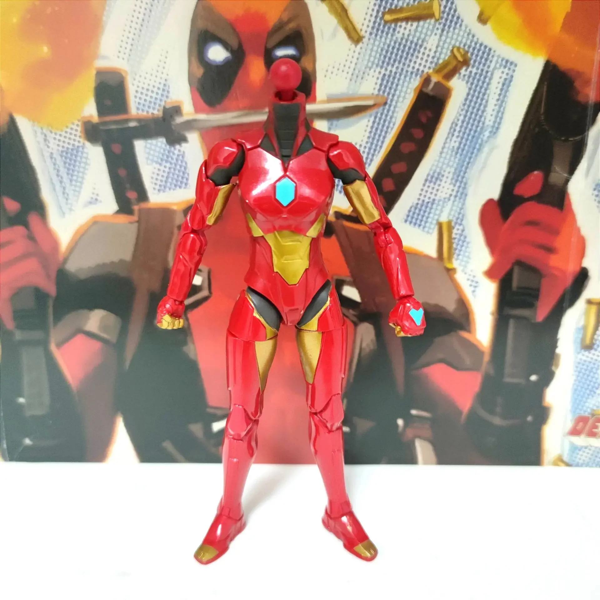 

Фигурка Marvel Legends No Head Body Hulkettes Logan Rage Dr.Doom Ironheart Vault Guardsman 6 дюймов