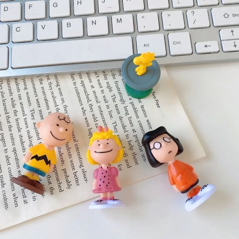 Baru SnoPy Woodstock Charlie Brown Sallybrowen Boneka Zhou Anime Kreatif Lucu Hadiah Dekorasi Samping Tangan Dekorasi Kartu Sederhana
