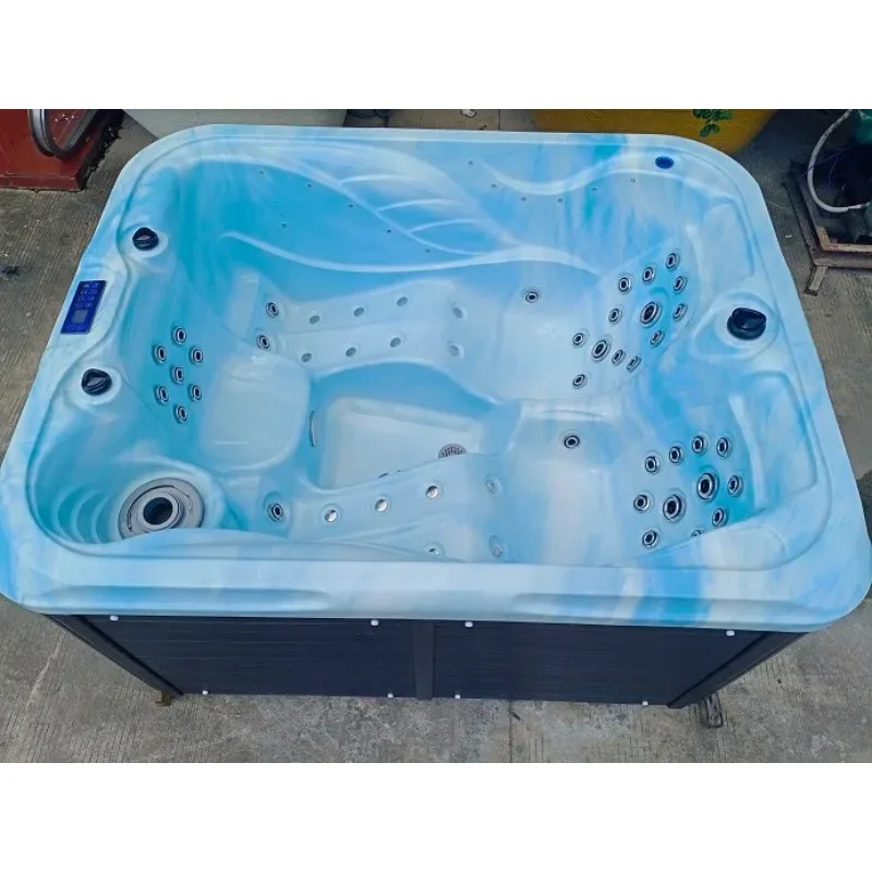 Luxury 2.0m Acrylic Outdoor Spa Tubs 3 Person Spa Tub With 40 Jets For Garden Use