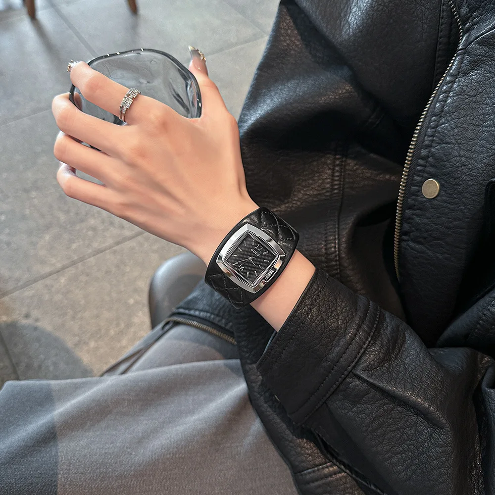 

New Plaid LeatherStrapBritishStyle Fashion WatchLight Luxury HighEnd Quartz Women'SWatchRetroSquare WatchHighEnd Selection Watch