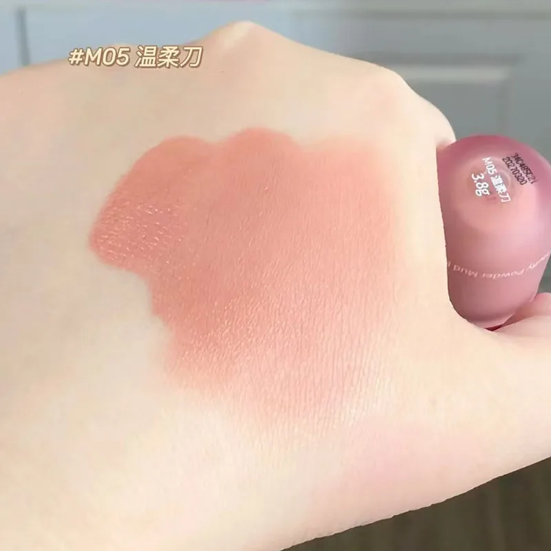 บลัชออนเนื้อลิควิดสีชมพูเฮเว่น พิงค์ ให้สีชมพูอมม่วง เนื้อเนียนนุ่มแบบกำมะหยี่ ติดทนนาน กันน้ำ ไม่เลอะง่าย แต่งหน้าได้ง่าย