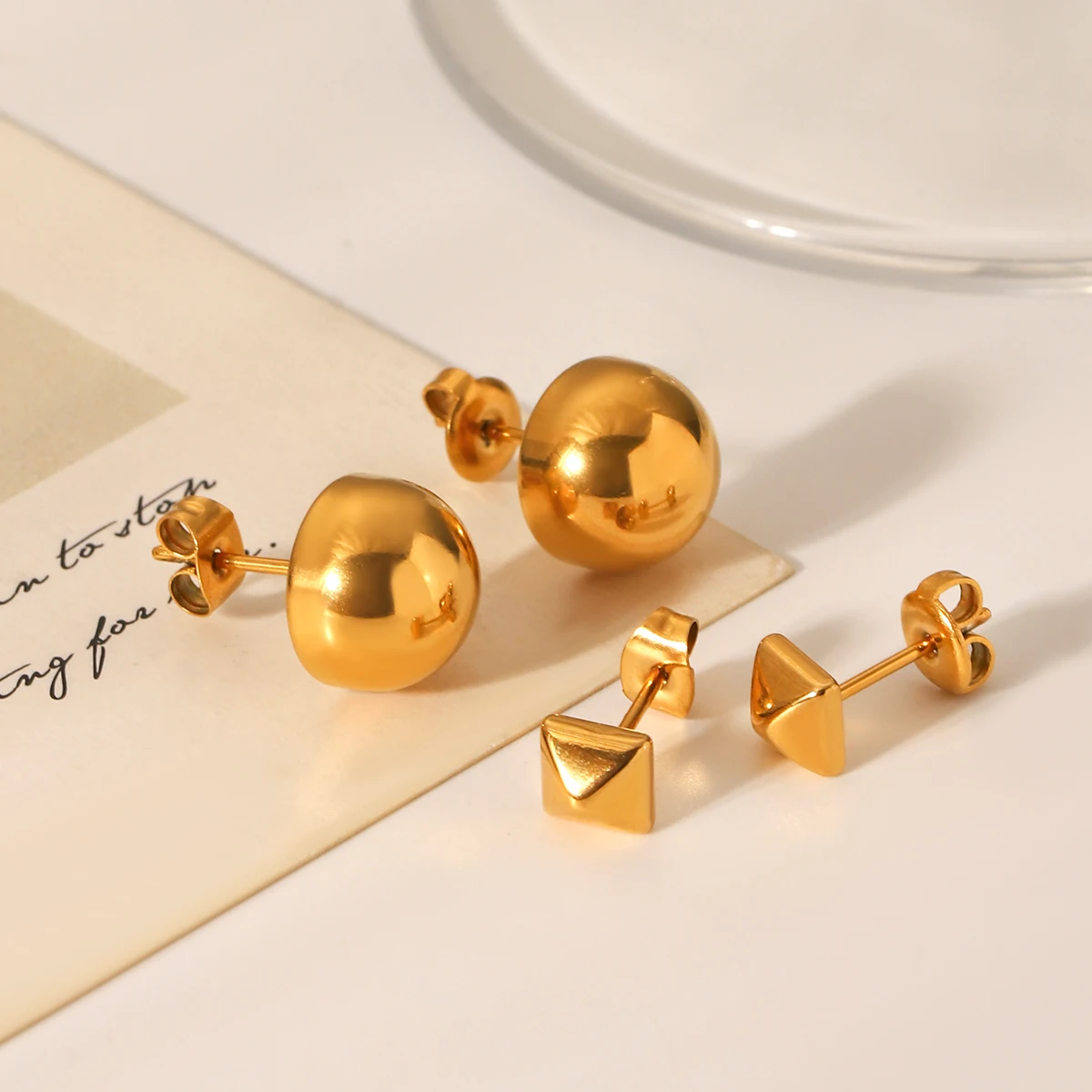 Huangchao Solid Hemispherical Stud Earrings for Women Stainless Steel Plated 18K Gold Earing Fashion Jewelry Accessories Gift